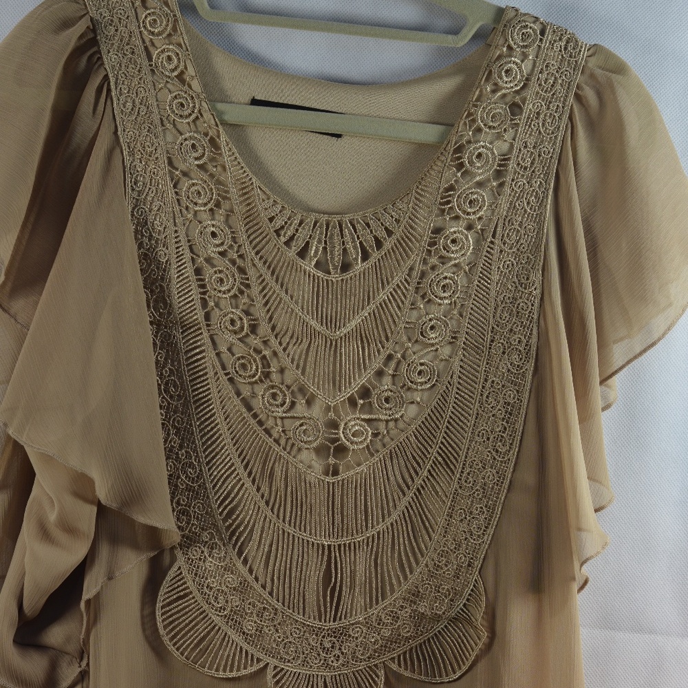 Embellished Tan Chiffon Style Top SZ L Peridot - Picture 4 of 7